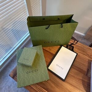 Gucci Green and White Gift Set